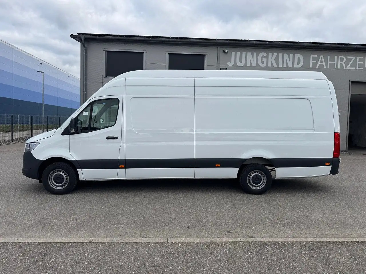 Mercedes-Benz Sprinter 317 CDI Maxi Lang Extralang XXL MBUX - Kravas mikroautobuss: foto 3 Mercedes-Benz Sprinter 317 CDI Maxi Lang Extralang XXL MBUX - Kravas mikroautobuss: foto 3