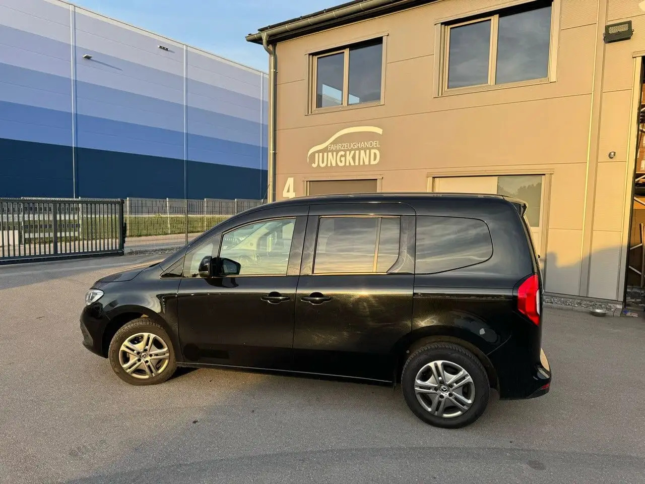 Mercedes-Benz T-Class T -Klasse 160 d standard - Vieglā automašīna: foto 1 Mercedes-Benz T-Class T -Klasse 160 d standard - Vieglā automašīna: foto 1