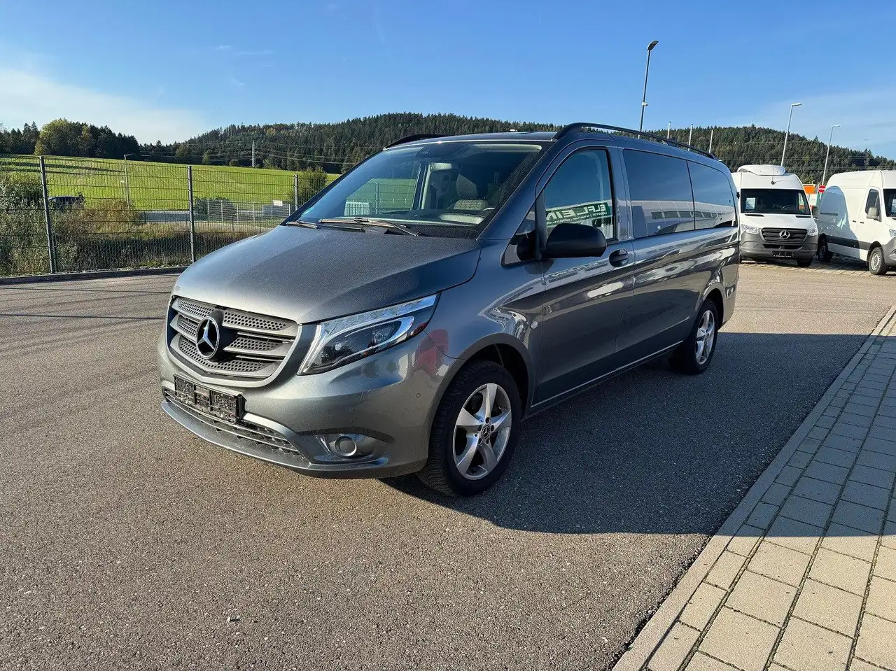 Mercedes-Benz Vito Tourer 119 CDI Edition 4x4 Lang - Vieglā automašīna: foto 1 Mercedes-Benz Vito Tourer 119 CDI Edition 4x4 Lang - Vieglā automašīna: foto 1