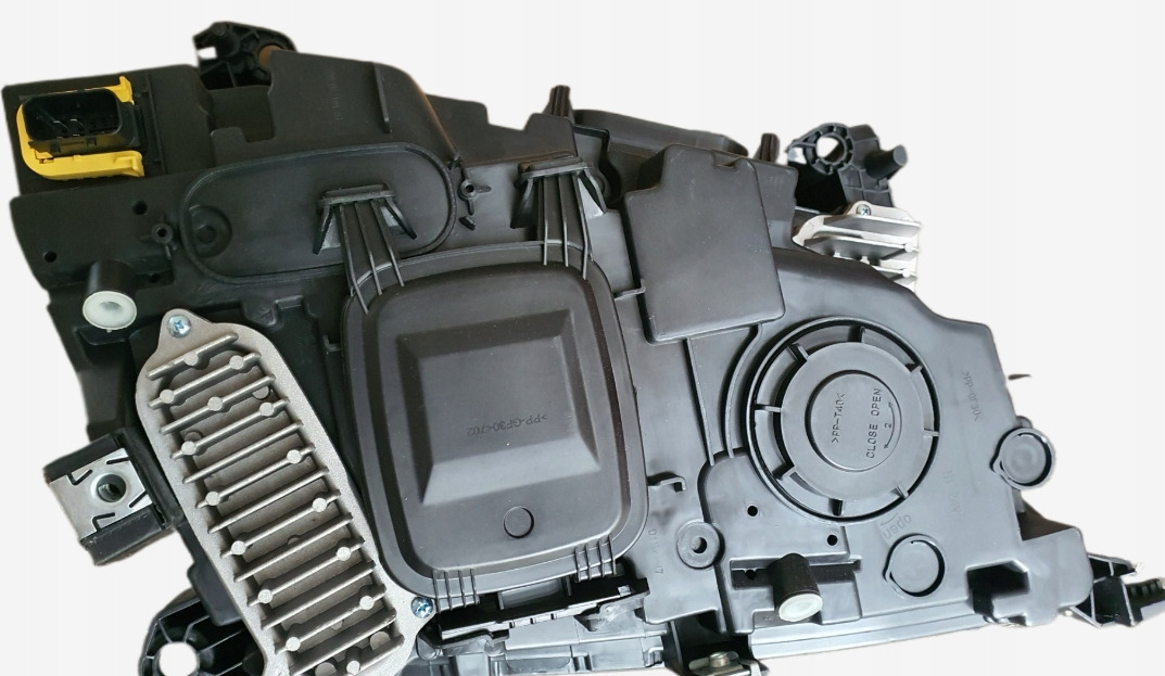 NOWY REFLEKTOR VOLVO FH4 PRAWY - Tuvās gaismas - Kravas automašīna: foto 4 NOWY REFLEKTOR VOLVO FH4 PRAWY - Tuvās gaismas - Kravas automašīna: foto 4