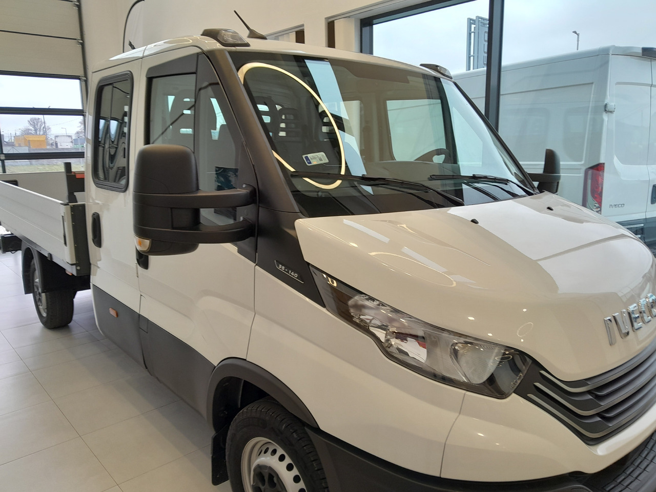 Iveco Daila 35 Daily C 18 H 3450 - Automašīna ar kravas platformu: foto 2 Iveco Daila 35 Daily C 18 H 3450 - Automašīna ar kravas platformu: foto 2