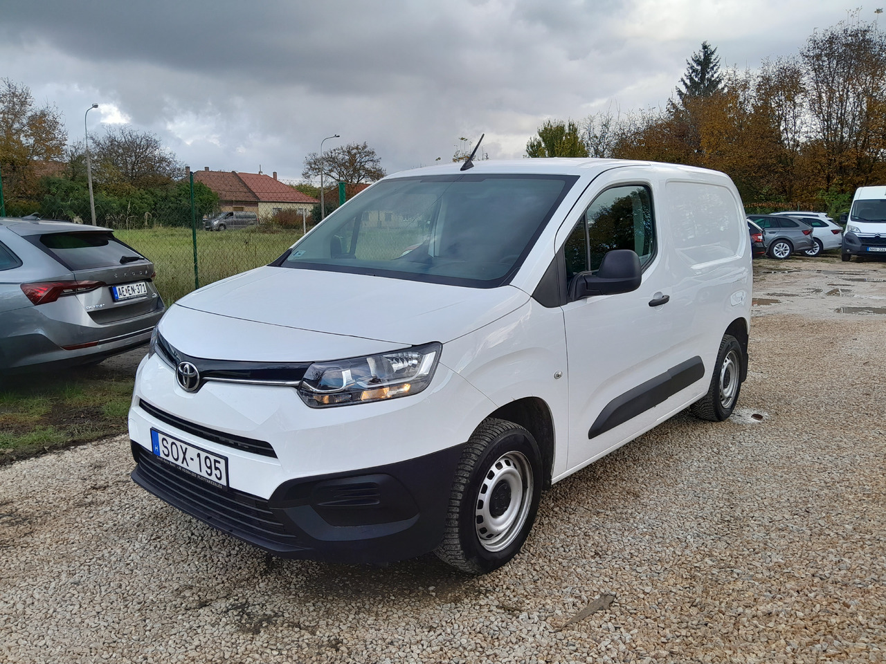 TOYOTA 1.5 City Active 3 Business - Mazs furgons: foto 2 TOYOTA 1.5 City Active 3 Business - Mazs furgons: foto 2