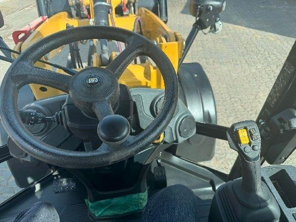 CAT 906 - Riteņu iekrāvējs: foto 5 CAT 906 - Riteņu iekrāvējs: foto 5