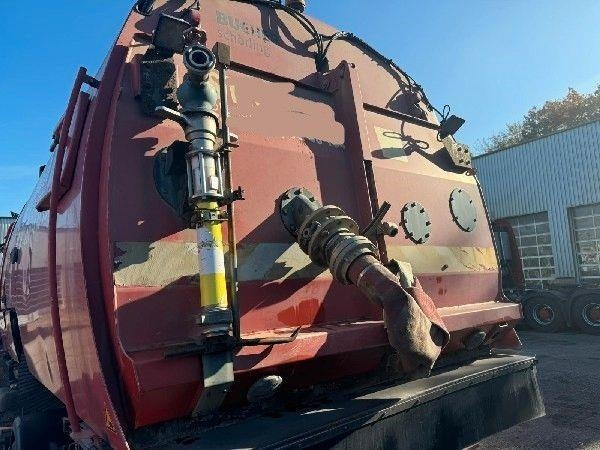 Mercedes-Benz 1829 L - Ielu tīrīšanas mašīna: foto 4 Mercedes-Benz 1829 L - Ielu tīrīšanas mašīna: foto 4