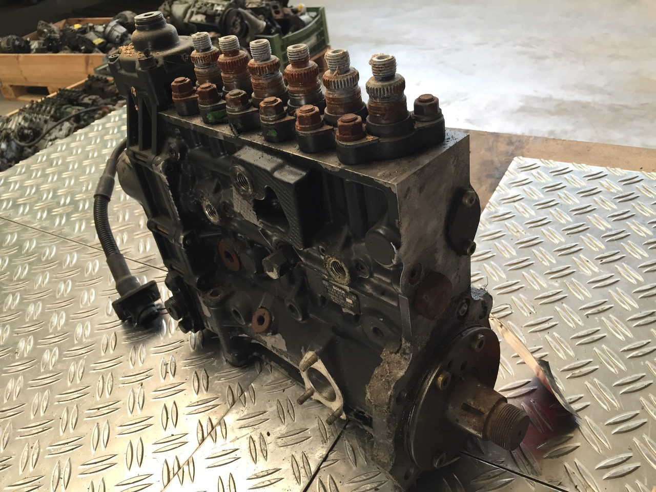 Gebrauchte Elektr. Einspritzpumpe MAN 19.403, F2000, Artikel - Nr. : 51.11103 - 7591 - Degvielas sūknis - Kravas automašīna: foto 3 Gebrauchte Elektr. Einspritzpumpe MAN 19.403, F2000, Artikel - Nr. : 51.11103 - 7591 - Degvielas sūknis - Kravas automašīna: foto 3