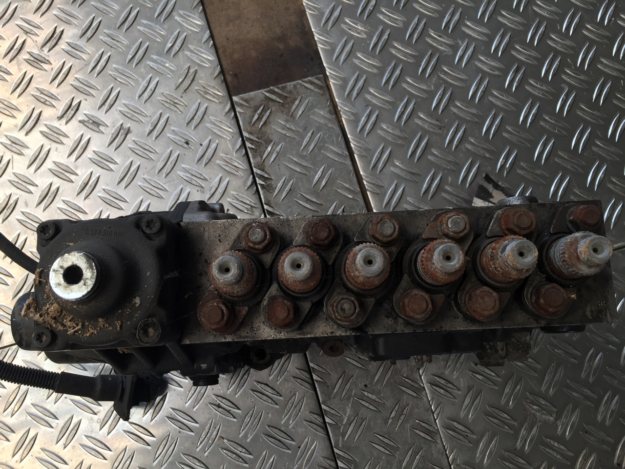 Degvielas sūknis - Kravas automašīna Gebrauchte Elektr. Einspritzpumpe MAN 19.403, F2000, Artikel - Nr. : 51.11103 - 7591: foto 11 Degvielas sūknis - Kravas automašīna Gebrauchte Elektr. Einspritzpumpe MAN 19.403, F2000, Artikel - Nr. : 51.11103 - 7591: foto 11