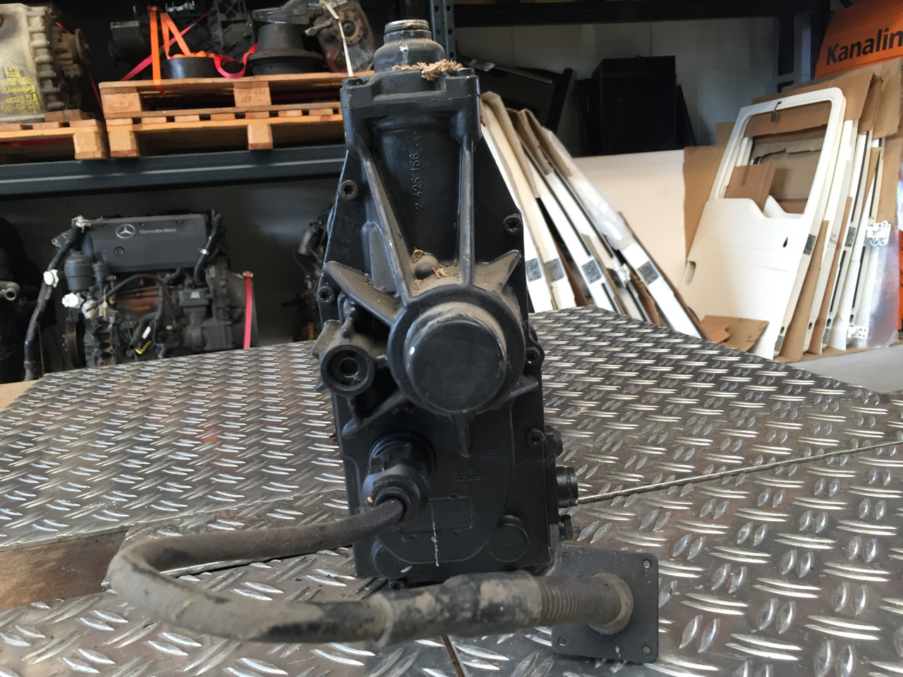 Degvielas sūknis - Kravas automašīna Gebrauchte Elektr. Einspritzpumpe MAN 19.403, F2000, Artikel - Nr. : 51.11103 - 7591: foto 9 Degvielas sūknis - Kravas automašīna Gebrauchte Elektr. Einspritzpumpe MAN 19.403, F2000, Artikel - Nr. : 51.11103 - 7591: foto 9