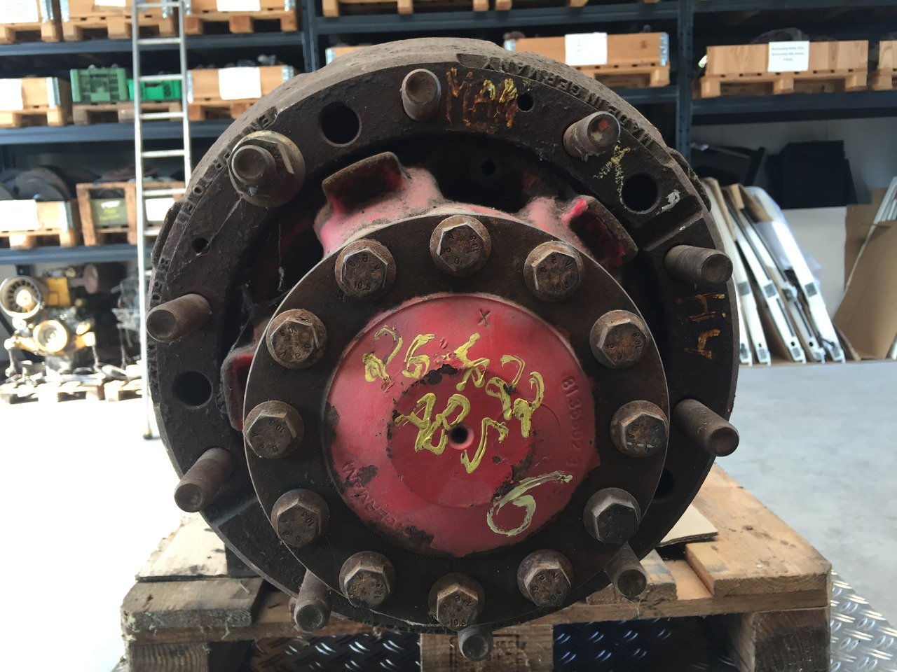 Gebrauchte Hinterachse MAN F2000, 26.422, Typ : HY 110, 13 Tonnen, Artikel - Nr. : 81.99999 - 9999 - Aizmugurējā ass - Kravas automašīna: foto 2 Gebrauchte Hinterachse MAN F2000, 26.422, Typ : HY 110, 13 Tonnen, Artikel - Nr. : 81.99999 - 9999 - Aizmugurējā ass - Kravas automašīna: foto 2