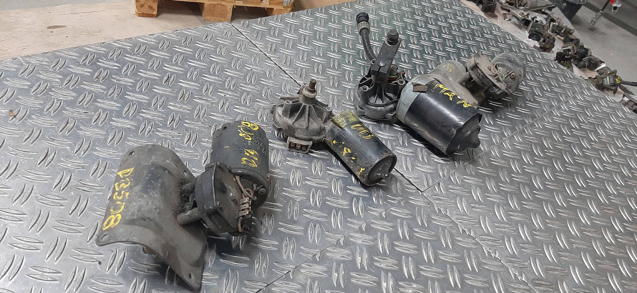 Gebrauchte Scheibenwischer - Motoren, MAN, DB, Artikel - Nr. : 81.99999 - 9999 - Stikla tīrītājs - Kravas automašīna: foto 5 Gebrauchte Scheibenwischer - Motoren, MAN, DB, Artikel - Nr. : 81.99999 - 9999 - Stikla tīrītājs - Kravas automašīna: foto 5