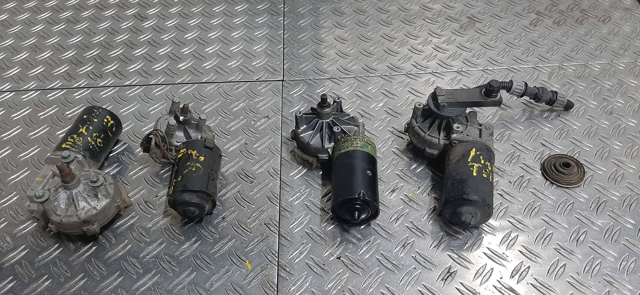 Gebrauchte Scheibenwischer - Motoren, MAN, DB, Artikel - Nr. : 81.99999 - 9999 - Stikla tīrītājs - Kravas automašīna: foto 1 Gebrauchte Scheibenwischer - Motoren, MAN, DB, Artikel - Nr. : 81.99999 - 9999 - Stikla tīrītājs - Kravas automašīna: foto 1