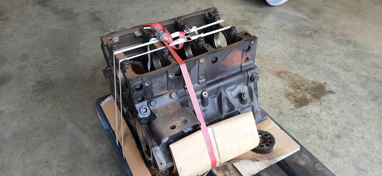 Gebrauchter Motorblock MB Actros 1844, Euro 5, Typ : OM 501 LA, Artikel - Nr. : A 541 010 21 05 - Cilindru bloks - Kravas automašīna: foto 3 Gebrauchter Motorblock MB Actros 1844, Euro 5, Typ : OM 501 LA, Artikel - Nr. : A 541 010 21 05 - Cilindru bloks - Kravas automašīna: foto 3