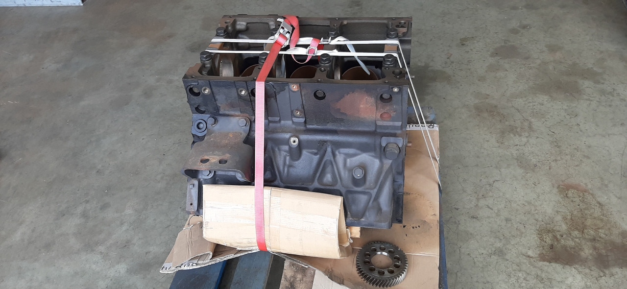 Gebrauchter Motorblock MB Actros 1844, Euro 5, Typ : OM 501 LA, Artikel - Nr. : A 541 010 21 05 - Cilindru bloks - Kravas automašīna: foto 4 Gebrauchter Motorblock MB Actros 1844, Euro 5, Typ : OM 501 LA, Artikel - Nr. : A 541 010 21 05 - Cilindru bloks - Kravas automašīna: foto 4