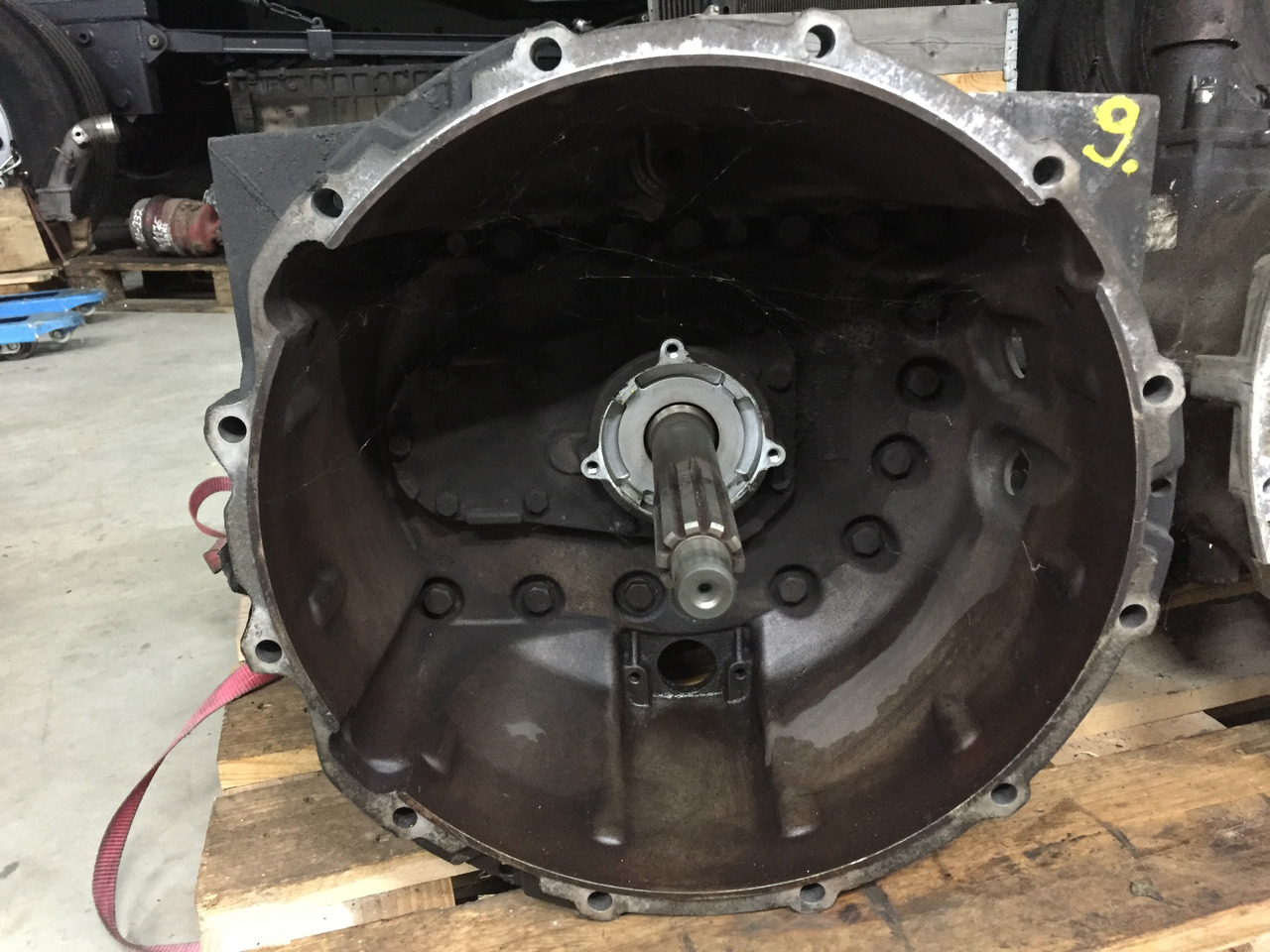 Gebrauchtes Getriebe MAN TGL 8.180, Typ : S6 - 850 TO LL, Artikel - Nr. : 81.32004 - 6139 - Pārnesumkārba - Kravas automašīna: foto 1 Gebrauchtes Getriebe MAN TGL 8.180, Typ : S6 - 850 TO LL, Artikel - Nr. : 81.32004 - 6139 - Pārnesumkārba - Kravas automašīna: foto 1