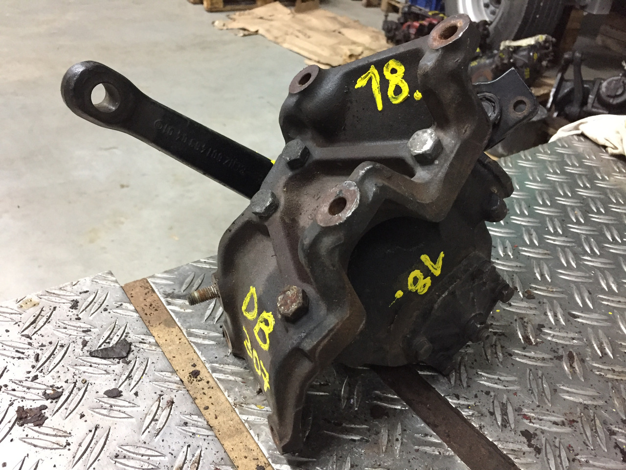 Gebrauchtes Lenkgetriebe DB 307, Artikel - Nr.: 81.9999 - 9999 - Stūres mehānisms - Kravas automašīna: foto 1 Gebrauchtes Lenkgetriebe DB 307, Artikel - Nr.: 81.9999 - 9999 - Stūres mehānisms - Kravas automašīna: foto 1