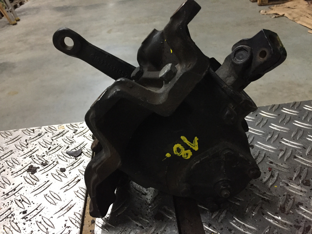 Gebrauchtes Lenkgetriebe DB 307, Artikel - Nr.: 81.9999 - 9999 - Stūres mehānisms - Kravas automašīna: foto 4 Gebrauchtes Lenkgetriebe DB 307, Artikel - Nr.: 81.9999 - 9999 - Stūres mehānisms - Kravas automašīna: foto 4