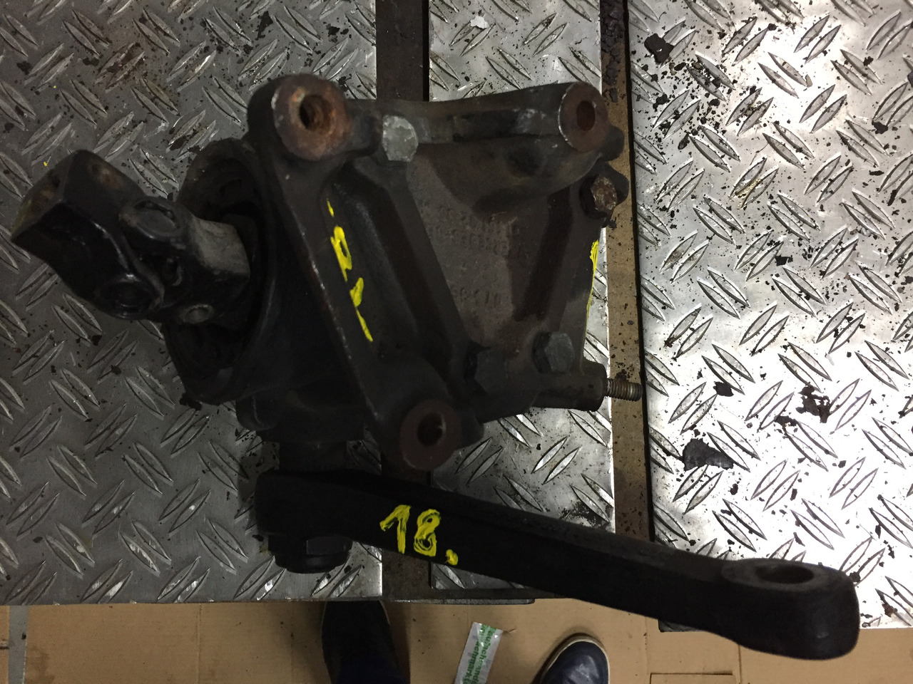 Gebrauchtes Lenkgetriebe DB 307, Artikel - Nr.: 81.9999 - 9999 - Stūres mehānisms - Kravas automašīna: foto 5 Gebrauchtes Lenkgetriebe DB 307, Artikel - Nr.: 81.9999 - 9999 - Stūres mehānisms - Kravas automašīna: foto 5