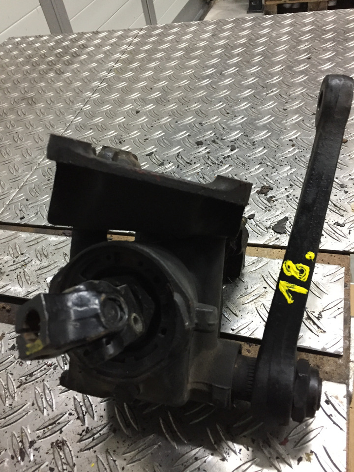 Gebrauchtes Lenkgetriebe DB 307, Artikel - Nr.: 81.9999 - 9999 - Stūres mehānisms - Kravas automašīna: foto 2 Gebrauchtes Lenkgetriebe DB 307, Artikel - Nr.: 81.9999 - 9999 - Stūres mehānisms - Kravas automašīna: foto 2