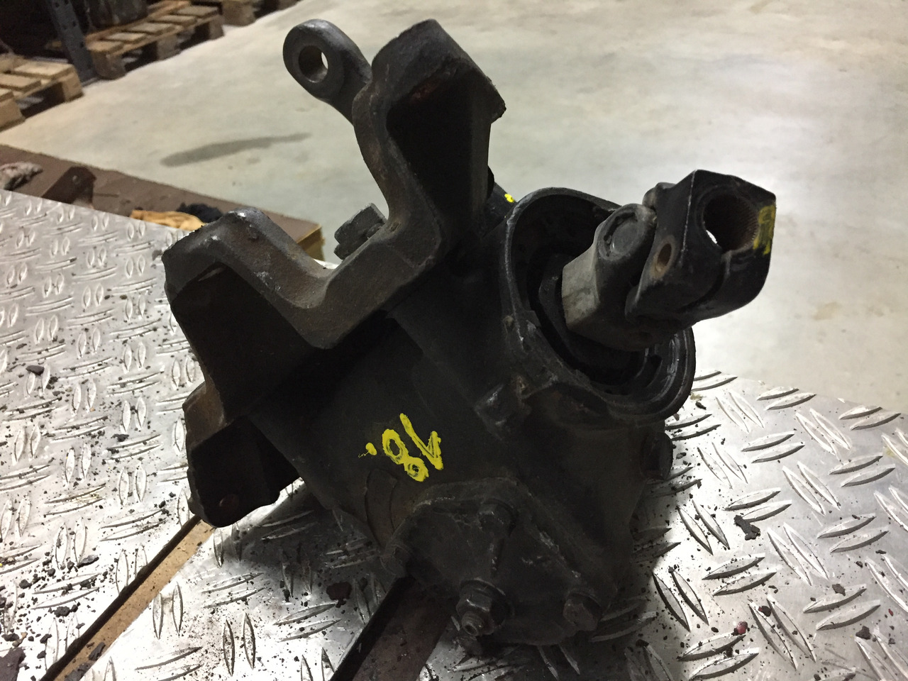 Gebrauchtes Lenkgetriebe DB 307, Artikel - Nr.: 81.9999 - 9999 - Stūres mehānisms - Kravas automašīna: foto 3 Gebrauchtes Lenkgetriebe DB 307, Artikel - Nr.: 81.9999 - 9999 - Stūres mehānisms - Kravas automašīna: foto 3