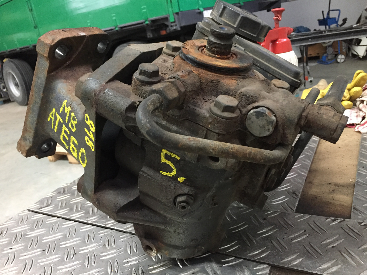 Gebrauchtes Lenkgetriebe DB Atego 818, Artikel - Nr.: A 970 460 08 00 - Stūres mehānisms - Kravas automašīna: foto 3 Gebrauchtes Lenkgetriebe DB Atego 818, Artikel - Nr.: A 970 460 08 00 - Stūres mehānisms - Kravas automašīna: foto 3