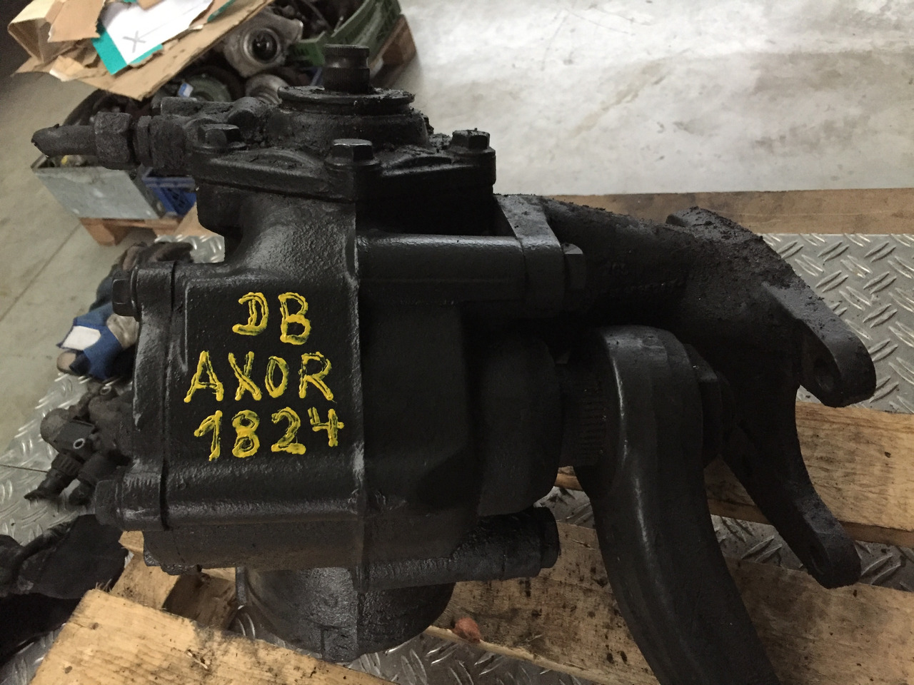 Gebrauchtes Lenkgetriebe LS 8 BK, DB 1824 Axor, Artikel - Nr.: A 940 460 33 00 - Stūres mehānisms - Kravas automašīna: foto 1 Gebrauchtes Lenkgetriebe LS 8 BK, DB 1824 Axor, Artikel - Nr.: A 940 460 33 00 - Stūres mehānisms - Kravas automašīna: foto 1