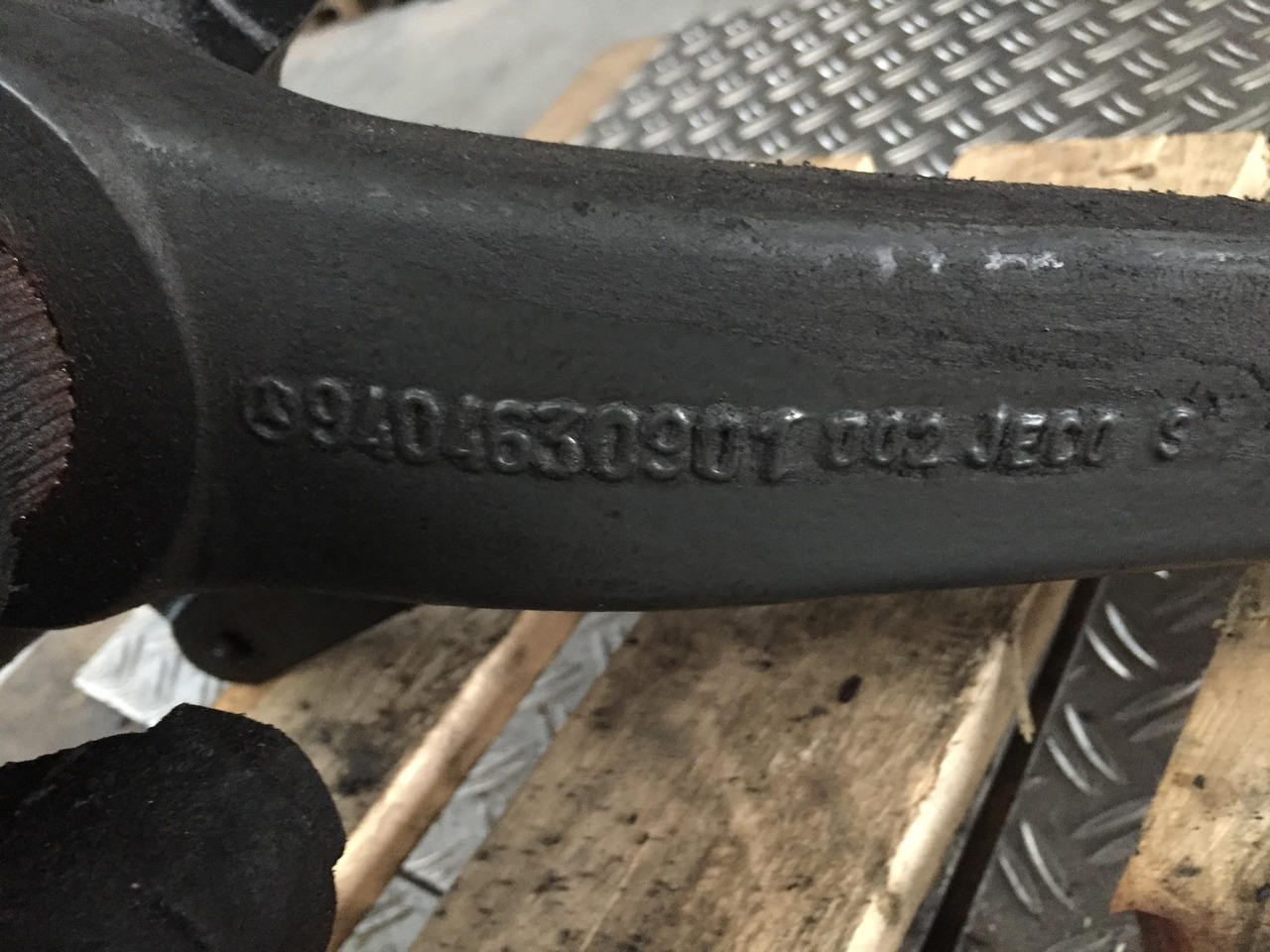 Gebrauchtes Lenkgetriebe LS 8 BK, DB 1824 Axor, Artikel - Nr.: A 940 460 33 00 - Stūres mehānisms - Kravas automašīna: foto 2 Gebrauchtes Lenkgetriebe LS 8 BK, DB 1824 Axor, Artikel - Nr.: A 940 460 33 00 - Stūres mehānisms - Kravas automašīna: foto 2