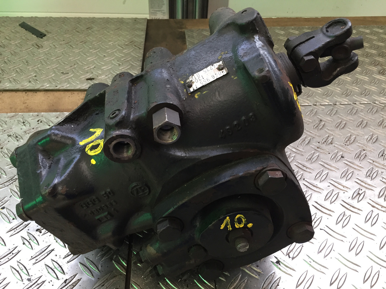 Gebrauchtes Lenkgetriebe MAN F 8, 24.291, Artikel - Nr.: 81.9999 - 9999 - Stūres mehānisms - Kravas automašīna: foto 1 Gebrauchtes Lenkgetriebe MAN F 8, 24.291, Artikel - Nr.: 81.9999 - 9999 - Stūres mehānisms - Kravas automašīna: foto 1