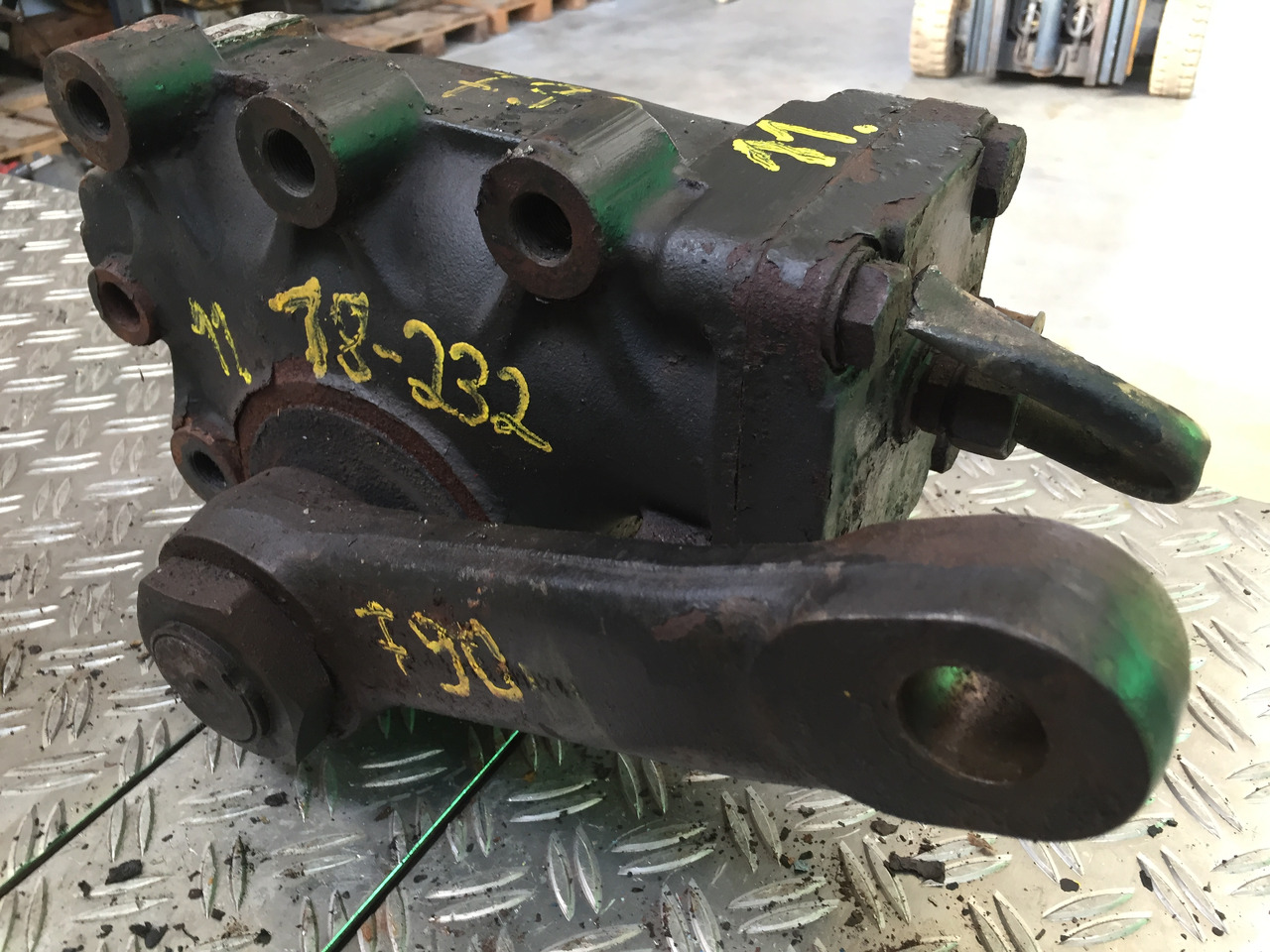 Gebrauchtes Lenkgetriebe MAN F 90, 18.232, Artikel - Nr.: 81.9999 - 9999 - Stūres mehānisms - Kravas automašīna: foto 1 Gebrauchtes Lenkgetriebe MAN F 90, 18.232, Artikel - Nr.: 81.9999 - 9999 - Stūres mehānisms - Kravas automašīna: foto 1