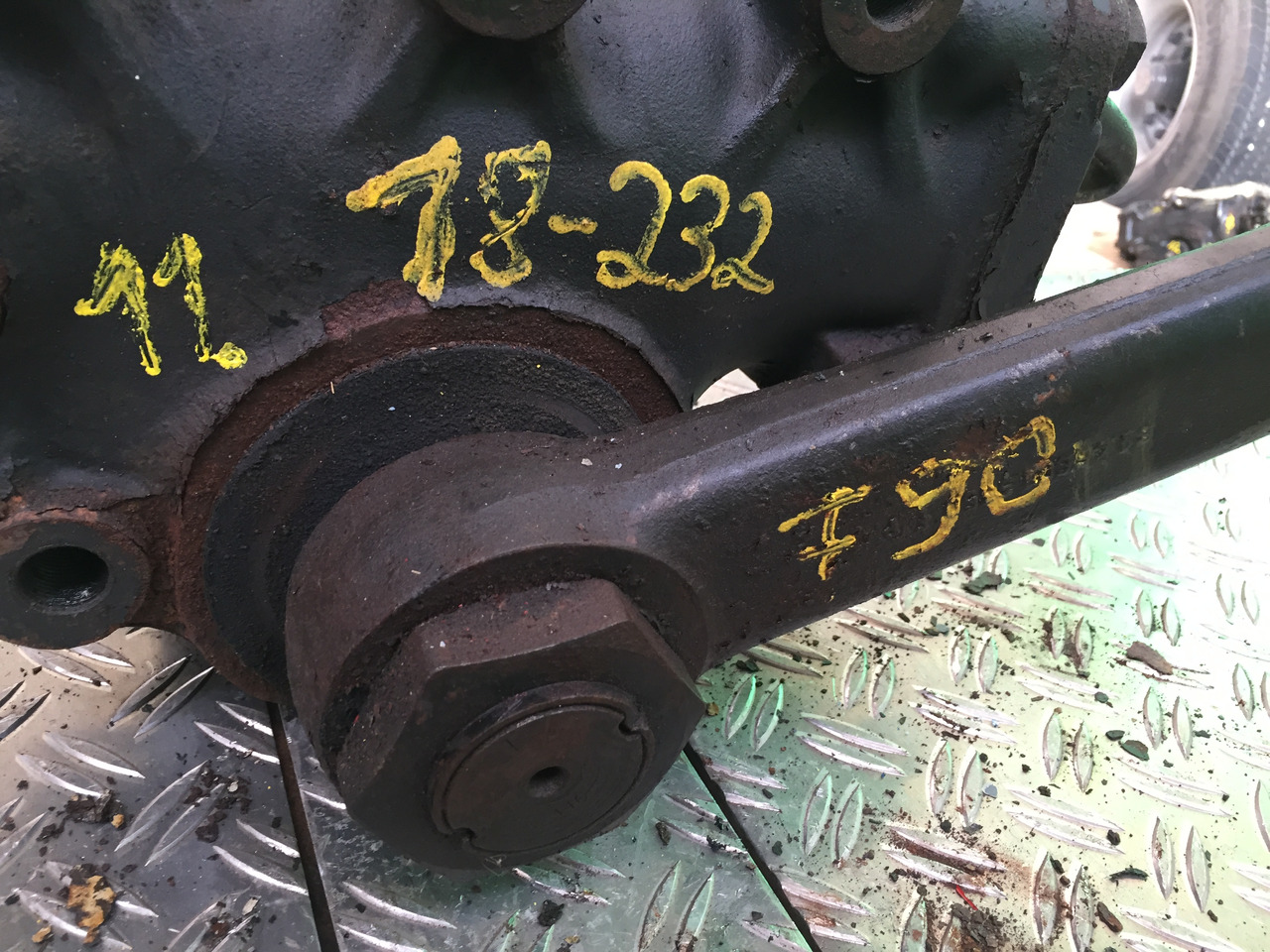 Gebrauchtes Lenkgetriebe MAN F 90, 18.232, Artikel - Nr.: 81.9999 - 9999 - Stūres mehānisms - Kravas automašīna: foto 4 Gebrauchtes Lenkgetriebe MAN F 90, 18.232, Artikel - Nr.: 81.9999 - 9999 - Stūres mehānisms - Kravas automašīna: foto 4