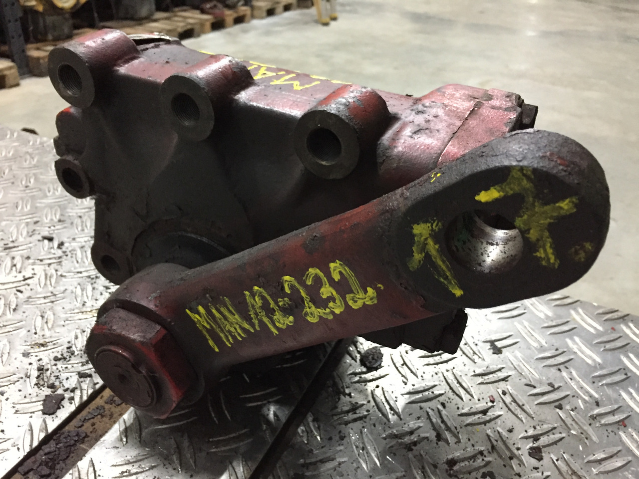 Gebrauchtes Lenkgetriebe MAN F90, 12.232, Artikel - Nr.: 81.9999 - 9999 - Stūres mehānisms - Kravas automašīna: foto 4 Gebrauchtes Lenkgetriebe MAN F90, 12.232, Artikel - Nr.: 81.9999 - 9999 - Stūres mehānisms - Kravas automašīna: foto 4