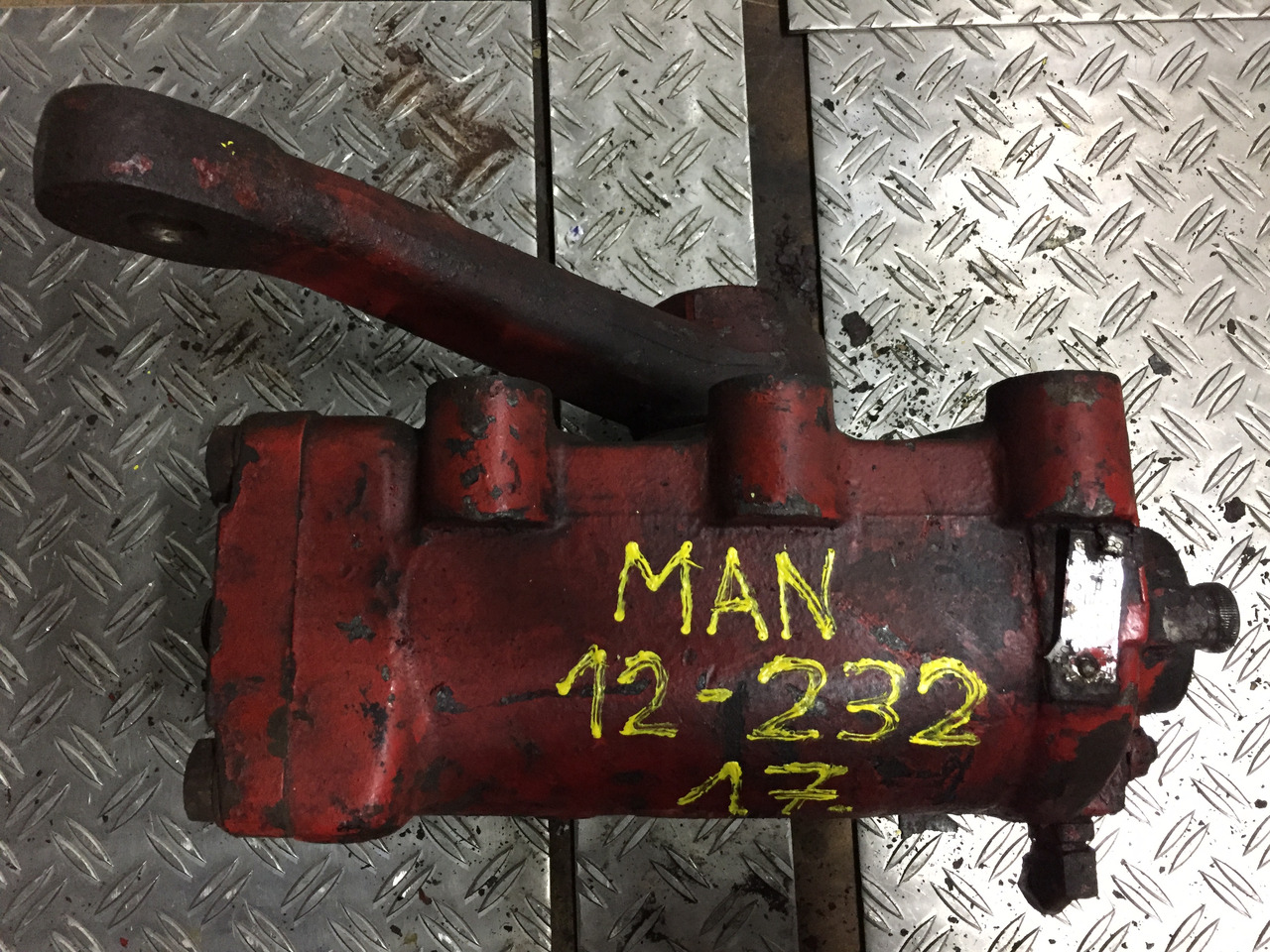 Gebrauchtes Lenkgetriebe MAN F90, 12.232, Artikel - Nr.: 81.9999 - 9999 - Stūres mehānisms - Kravas automašīna: foto 5 Gebrauchtes Lenkgetriebe MAN F90, 12.232, Artikel - Nr.: 81.9999 - 9999 - Stūres mehānisms - Kravas automašīna: foto 5