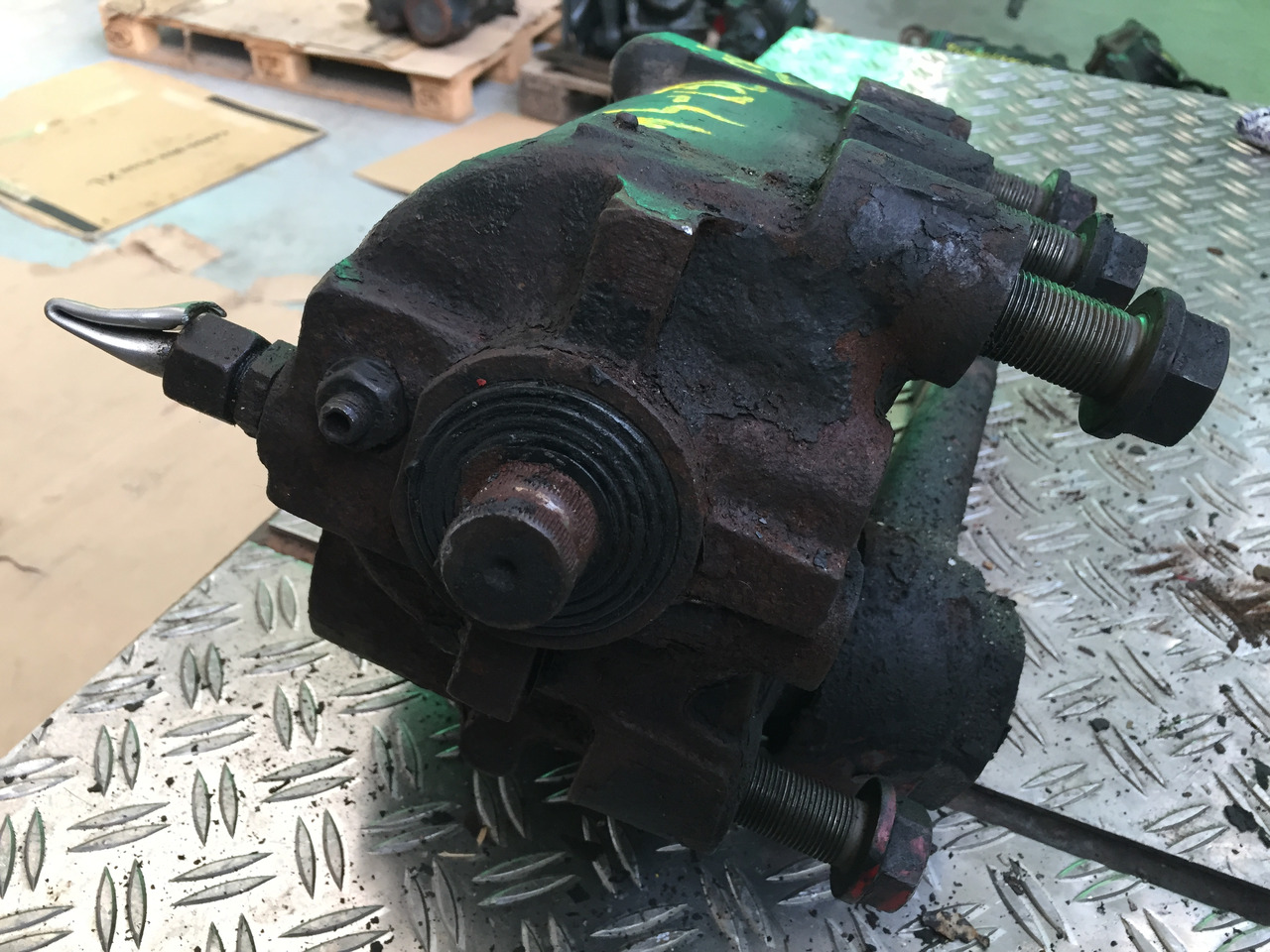 Gebrauchtes Lenkgetriebe MAN F90, 14.232, Artikel - Nr.: 81.9999 - 9999 - Stūres mehānisms - Kravas automašīna: foto 4 Gebrauchtes Lenkgetriebe MAN F90, 14.232, Artikel - Nr.: 81.9999 - 9999 - Stūres mehānisms - Kravas automašīna: foto 4