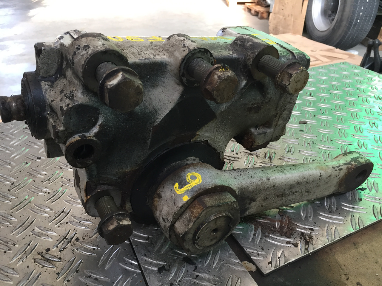 Gebrauchtes Lenkgetriebe MAN F90, 17.232, Artikel - Nr.: 81.9999 - 9999 - Stūres mehānisms - Kravas automašīna: foto 4 Gebrauchtes Lenkgetriebe MAN F90, 17.232, Artikel - Nr.: 81.9999 - 9999 - Stūres mehānisms - Kravas automašīna: foto 4