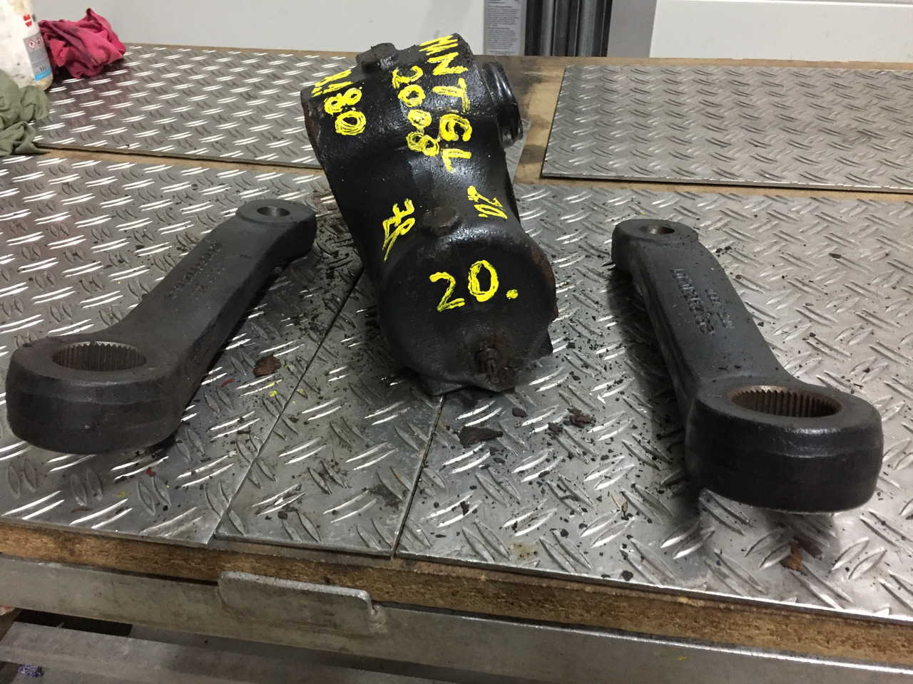 Gebrauchtes Lenkgetriebe MAN TGL, 8.180, Artikel - Nr.: 81.9999 - 9999 - Stūres mehānisms - Kravas automašīna: foto 4 Gebrauchtes Lenkgetriebe MAN TGL, 8.180, Artikel - Nr.: 81.9999 - 9999 - Stūres mehānisms - Kravas automašīna: foto 4