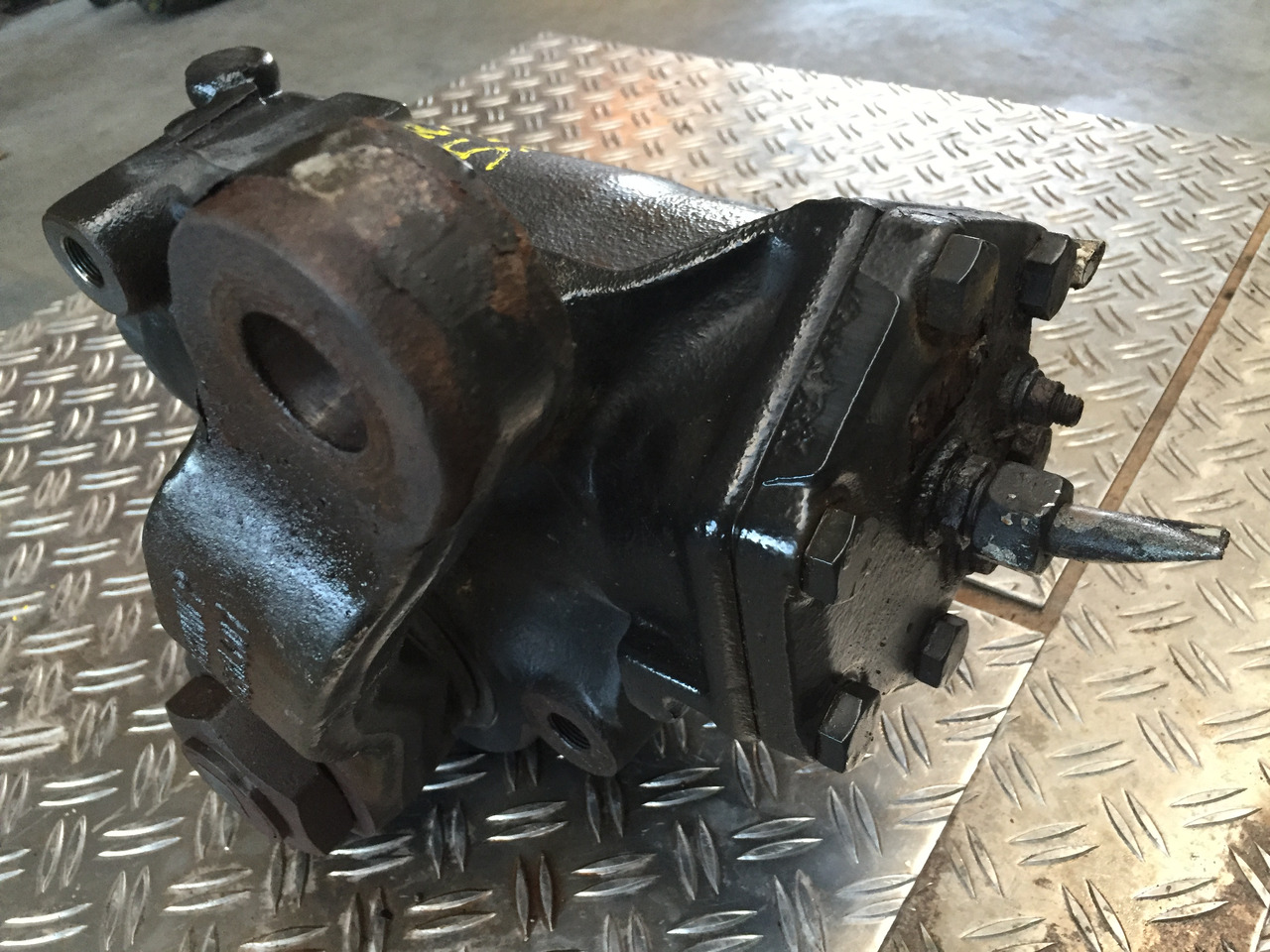 Gebrauchtes Lenkgetriebe, MAN TGM 15.280, Artikel - Nr. : 85.46200 - 6019 - Stūres mehānisms - Kravas automašīna: foto 3 Gebrauchtes Lenkgetriebe, MAN TGM 15.280, Artikel - Nr. : 85.46200 - 6019 - Stūres mehānisms - Kravas automašīna: foto 3