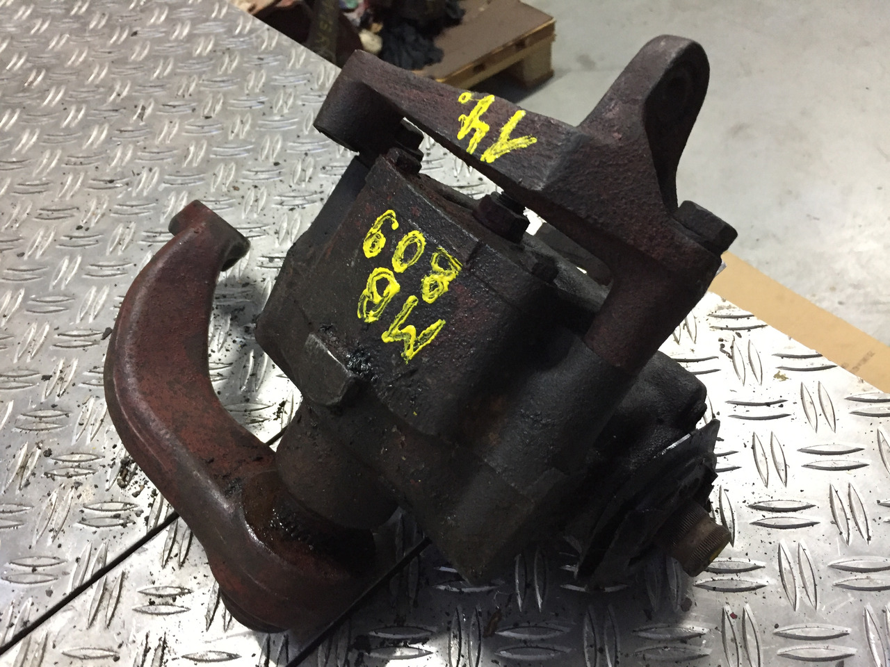 Gebrauchtes Lenkgetriebe MB 809 D, Typ LS 3 D, Artikel - Nr.: A 670 460 00 01 - Stūres mehānisms - Kravas automašīna: foto 5 Gebrauchtes Lenkgetriebe MB 809 D, Typ LS 3 D, Artikel - Nr.: A 670 460 00 01 - Stūres mehānisms - Kravas automašīna: foto 5