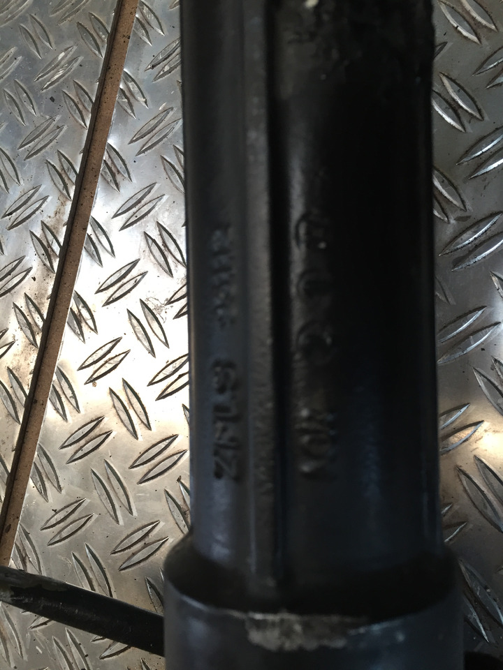 Gebrauchtes Lenkgetriebe, mechanisch, MAN TGA 26.440 XXL, Artikel - Nr. : 81.46200 - 6427 - Stūres mehānisms - Kravas automašīna: foto 4 Gebrauchtes Lenkgetriebe, mechanisch, MAN TGA 26.440 XXL, Artikel - Nr. : 81.46200 - 6427 - Stūres mehānisms - Kravas automašīna: foto 4