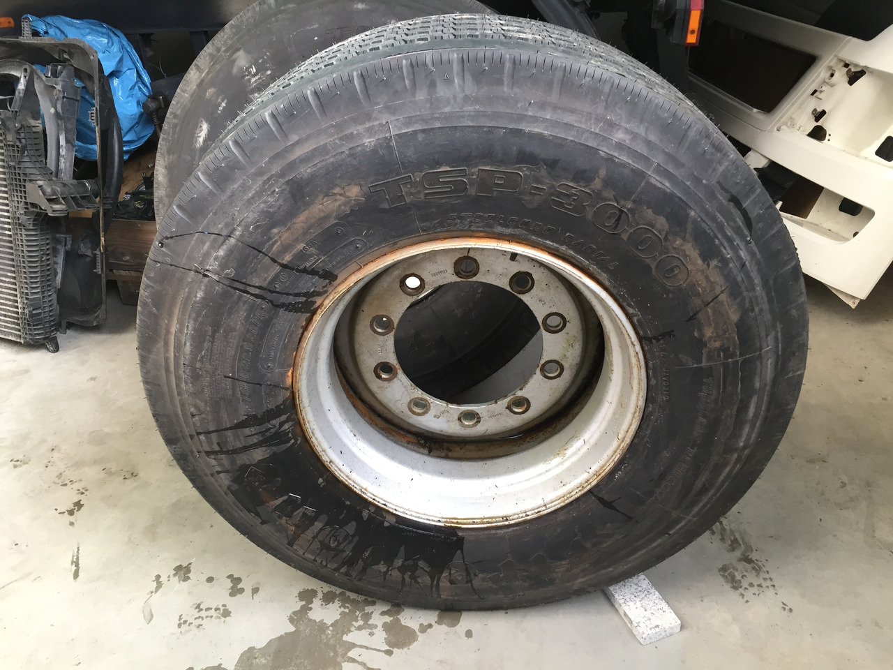 Neue Reifen, Firestone TSP - 3000, Größe : 425 / 65 R x 22,5 - 2 Stück mit Felgen - Riepa - Kravas automašīna: foto 4 Neue Reifen, Firestone TSP - 3000, Größe : 425 / 65 R x 22,5 - 2 Stück mit Felgen - Riepa - Kravas automašīna: foto 4
