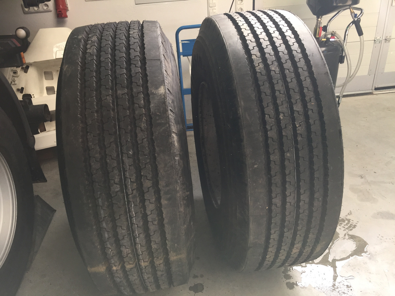 Neue Reifen, Firestone TSP - 3000, Größe : 425 / 65 R x 22,5 - 2 Stück mit Felgen - Riepa - Kravas automašīna: foto 2 Neue Reifen, Firestone TSP - 3000, Größe : 425 / 65 R x 22,5 - 2 Stück mit Felgen - Riepa - Kravas automašīna: foto 2