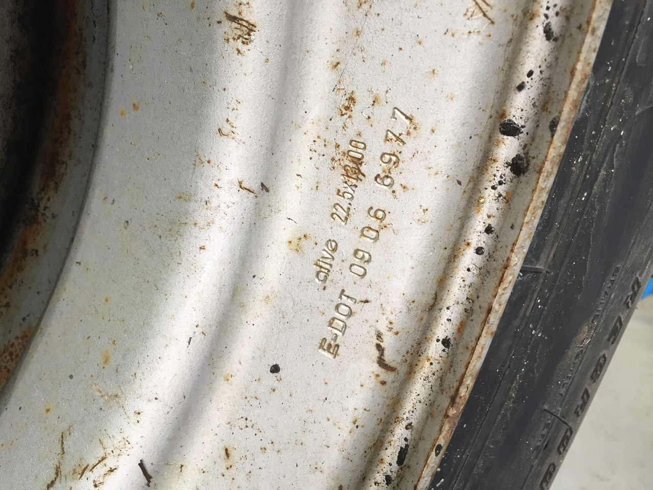 Neue Reifen, Firestone TSP - 3000, Größe : 425 / 65 R x 22,5 - 2 Stück mit Felgen - Riepa - Kravas automašīna: foto 5 Neue Reifen, Firestone TSP - 3000, Größe : 425 / 65 R x 22,5 - 2 Stück mit Felgen - Riepa - Kravas automašīna: foto 5