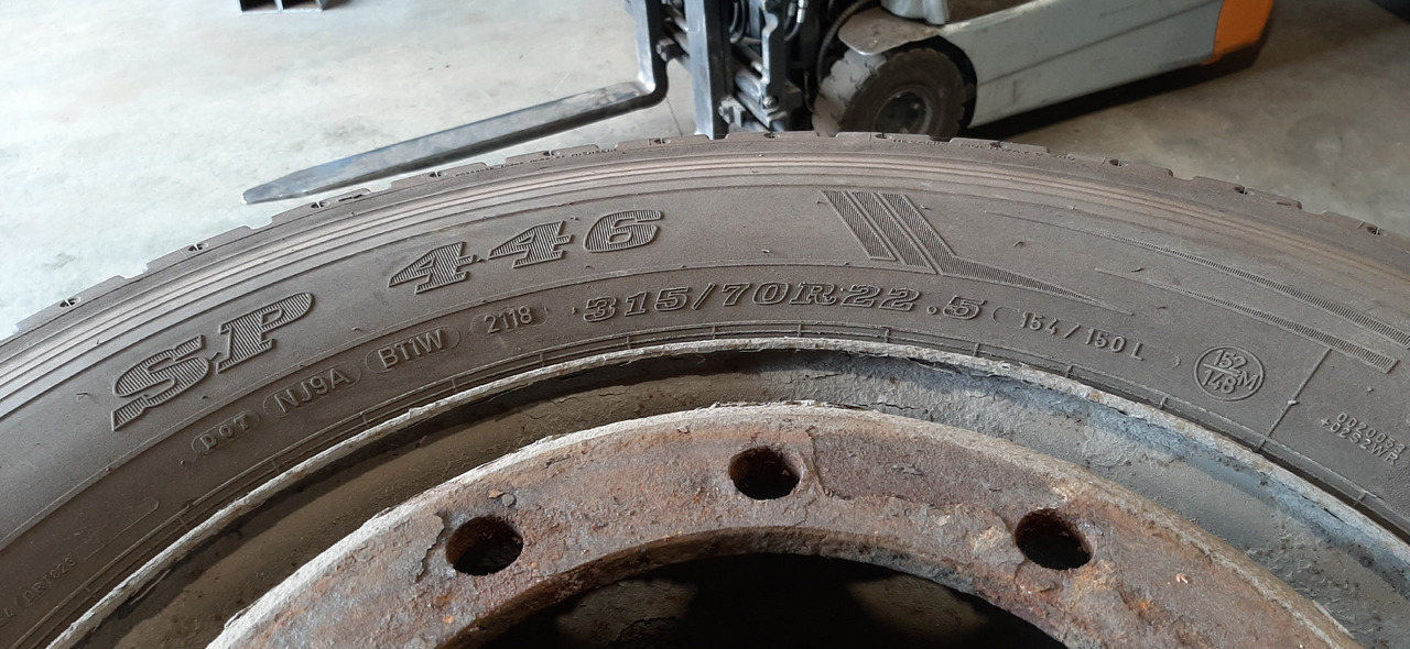 Neuwertige Dunlopp Reifen mit Felgen, 315 / 70 R22,5 Artikel - Nr. : 81.99999 - 9999 - Riepa - Kravas automašīna: foto 5 Neuwertige Dunlopp Reifen mit Felgen, 315 / 70 R22,5 Artikel - Nr. : 81.99999 - 9999 - Riepa - Kravas automašīna: foto 5