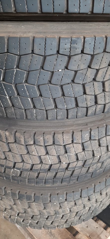 Neuwertige Dunlopp Reifen mit Felgen, 315 / 70 R22,5 Artikel - Nr. : 81.99999 - 9999 - Riepa - Kravas automašīna: foto 3 Neuwertige Dunlopp Reifen mit Felgen, 315 / 70 R22,5 Artikel - Nr. : 81.99999 - 9999 - Riepa - Kravas automašīna: foto 3