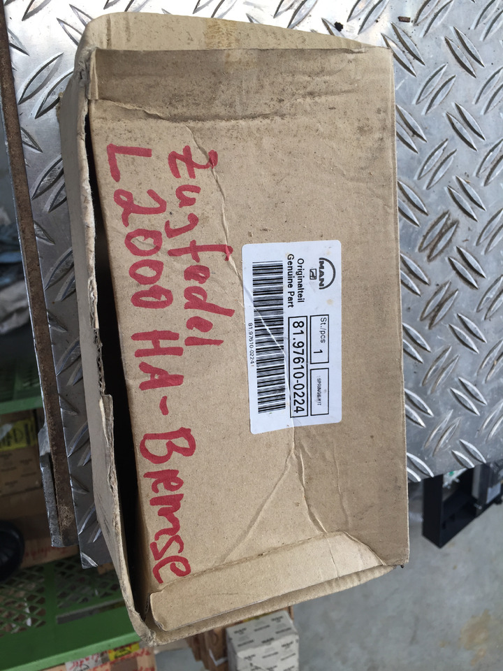 Neuwertige MAN L 2000 Zugfeder, Hinterachse Bremse , Artikel - Nr. : 81.97610 - 0224 - Piekare - Kravas automašīna: foto 4 Neuwertige MAN L 2000 Zugfeder, Hinterachse Bremse , Artikel - Nr. : 81.97610 - 0224 - Piekare - Kravas automašīna: foto 4