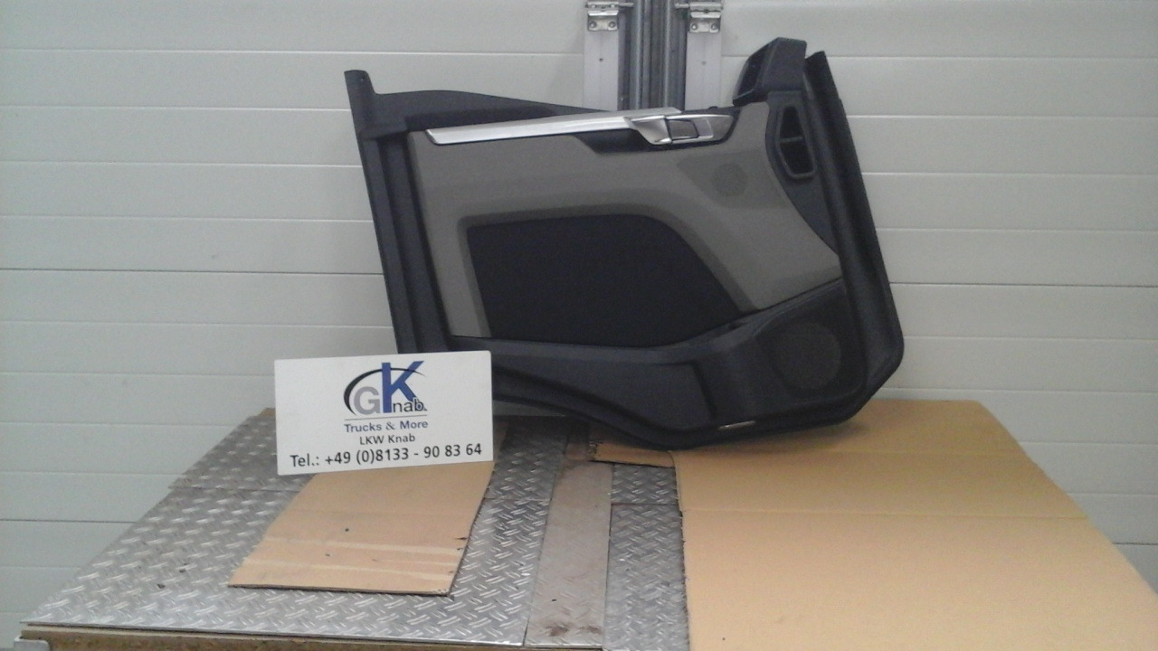 Neuwertige Türverkleidung rechts MAN TGM / TG3 Artikel - Nr.: 81.62630 - 6248 - Durvis un rezerves daļas - Kravas automašīna: foto 2 Neuwertige Türverkleidung rechts MAN TGM / TG3 Artikel - Nr.: 81.62630 - 6248 - Durvis un rezerves daļas - Kravas automašīna: foto 2