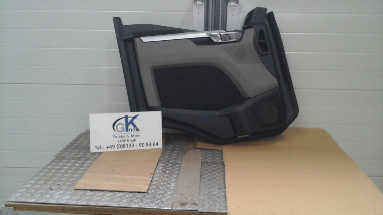 Neuwertige Türverkleidung rechts MAN TGM / TG3 Artikel - Nr.: 81.62630 - 6248 - Durvis un rezerves daļas - Kravas automašīna: foto 1 Neuwertige Türverkleidung rechts MAN TGM / TG3 Artikel - Nr.: 81.62630 - 6248 - Durvis un rezerves daļas - Kravas automašīna: foto 1