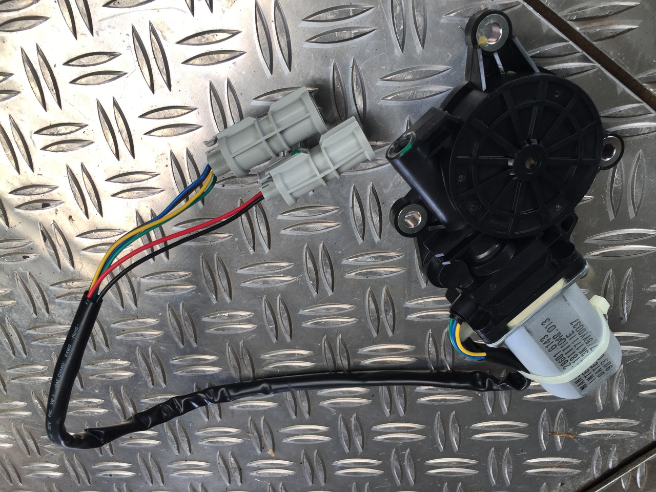 Neuwertiger MAN TGA Elektrischer Fensterheber Motor, Artikel - Nr. : 81.28601 - 6143 - Logu pacēlājs - Kravas automašīna: foto 1 Neuwertiger MAN TGA Elektrischer Fensterheber Motor, Artikel - Nr. : 81.28601 - 6143 - Logu pacēlājs - Kravas automašīna: foto 1