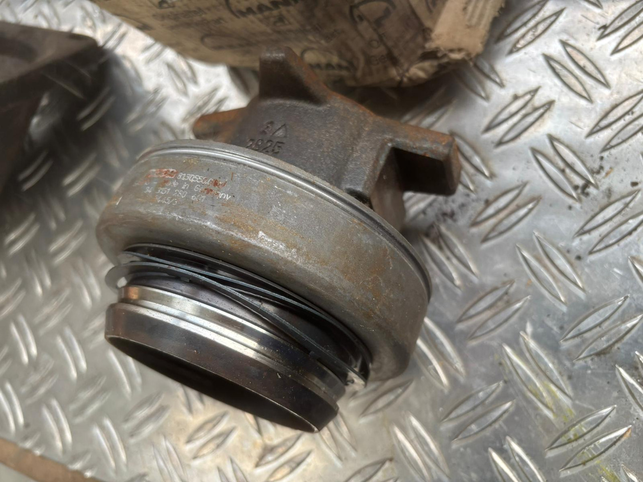 Neuwertiges MAN Ausrücklager, Kupplungssatz, Artikel - Nr. : 81.30550 - 0109 - Sajūgs un rezerves daļas - Kravas automašīna: foto 1 Neuwertiges MAN Ausrücklager, Kupplungssatz, Artikel - Nr. : 81.30550 - 0109 - Sajūgs un rezerves daļas - Kravas automašīna: foto 1