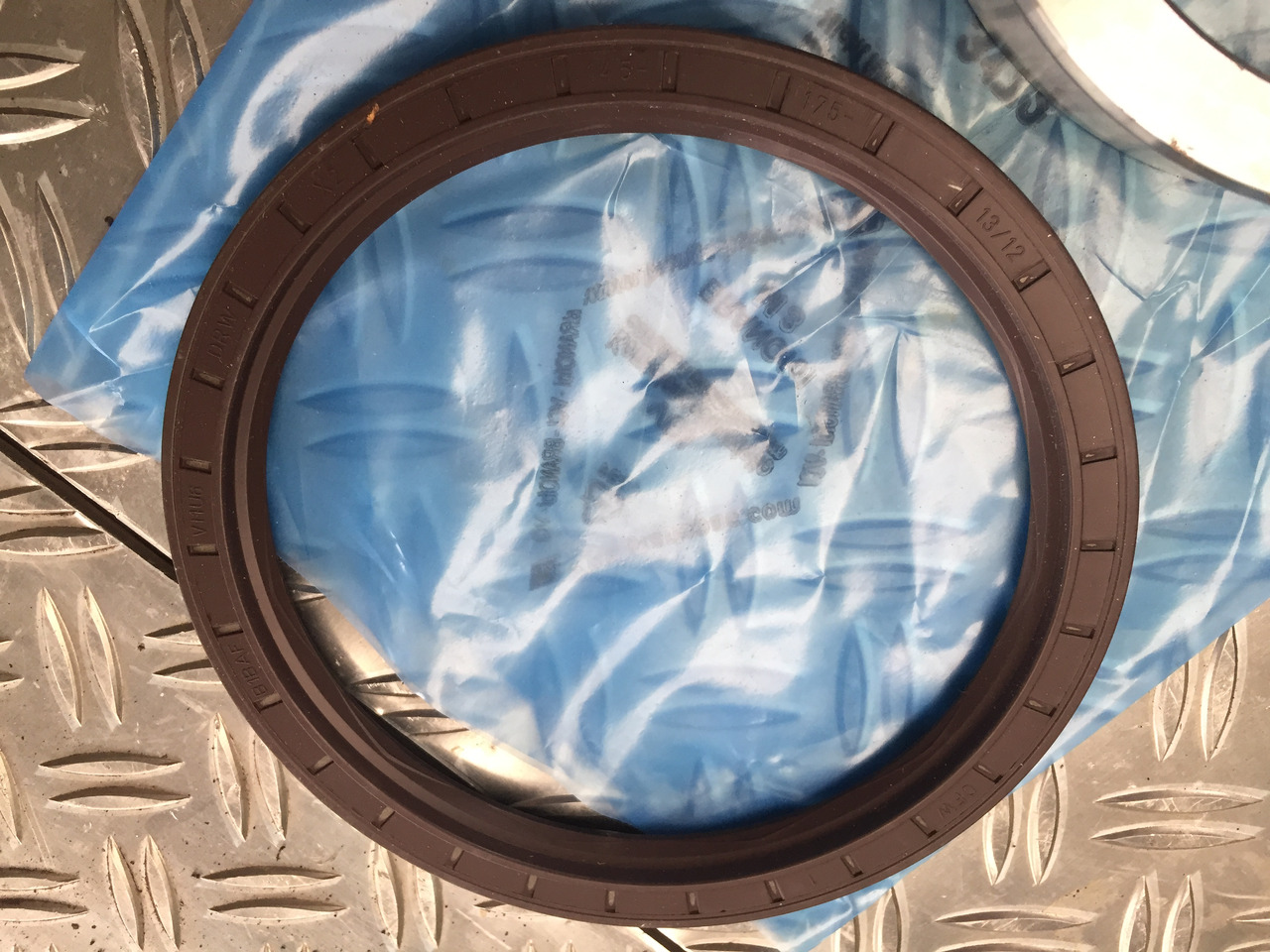 Neuwertiges MAN TGA, F 2000 Achsgetriebe, Reparatursatz, Artikel - Nr. : 81.35710 - 6016 - Pārnesumkārba un rezerves daļas - Kravas automašīna: foto 5 Neuwertiges MAN TGA, F 2000 Achsgetriebe, Reparatursatz, Artikel - Nr. : 81.35710 - 6016 - Pārnesumkārba un rezerves daļas - Kravas automašīna: foto 5