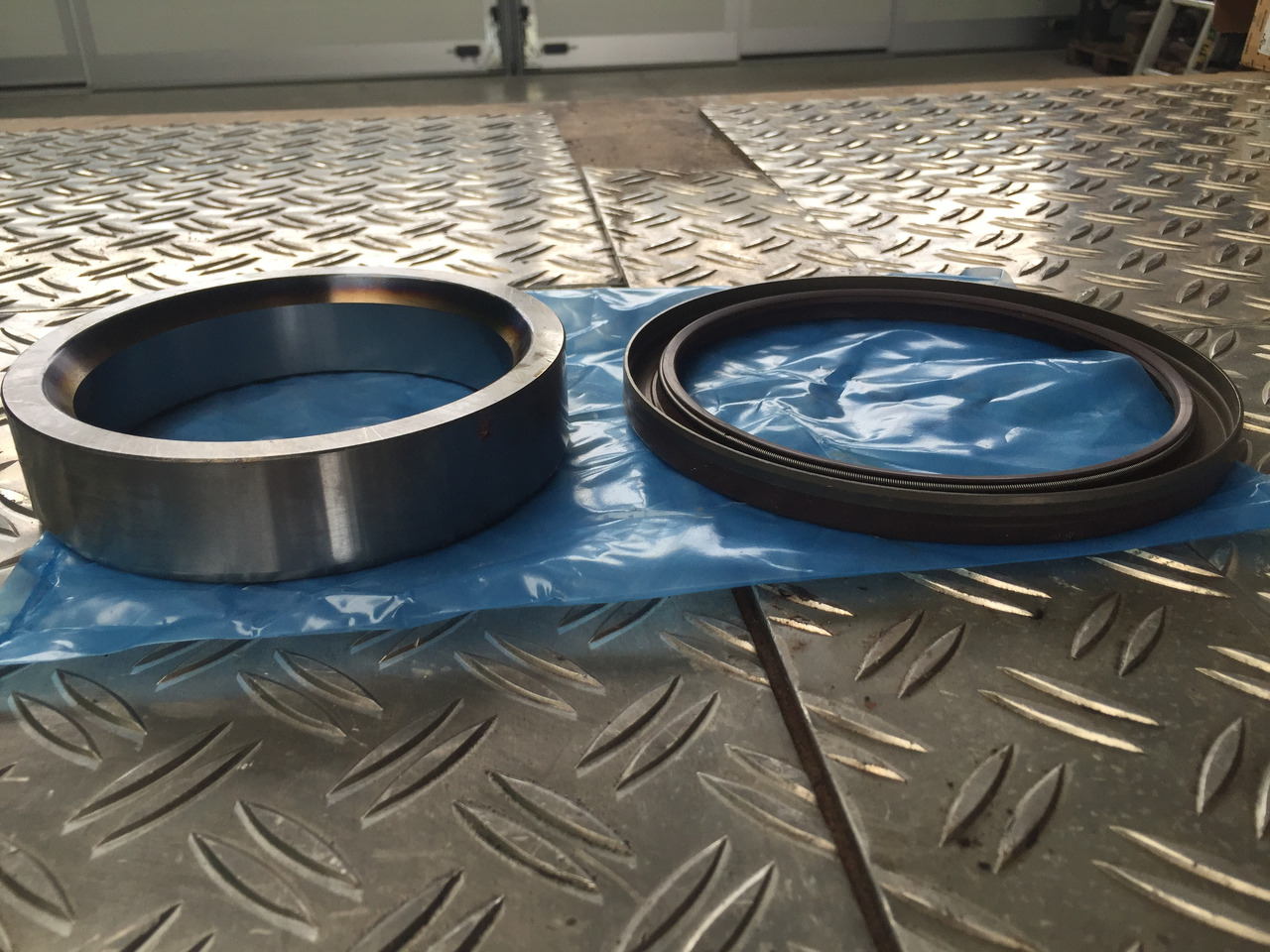 Neuwertiges MAN TGA, F 2000 Achsgetriebe, Reparatursatz, Artikel - Nr. : 81.35710 - 6016 - Pārnesumkārba un rezerves daļas - Kravas automašīna: foto 2 Neuwertiges MAN TGA, F 2000 Achsgetriebe, Reparatursatz, Artikel - Nr. : 81.35710 - 6016 - Pārnesumkārba un rezerves daļas - Kravas automašīna: foto 2