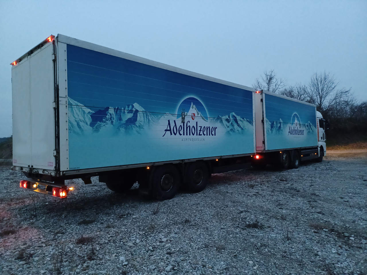 Tandem Getränke Anhänger Geidobler, TYP : TD GAL 18 - Piekabe dzērienu pārvadāšanai: foto 4 Tandem Getränke Anhänger Geidobler, TYP : TD GAL 18 - Piekabe dzērienu pārvadāšanai: foto 4