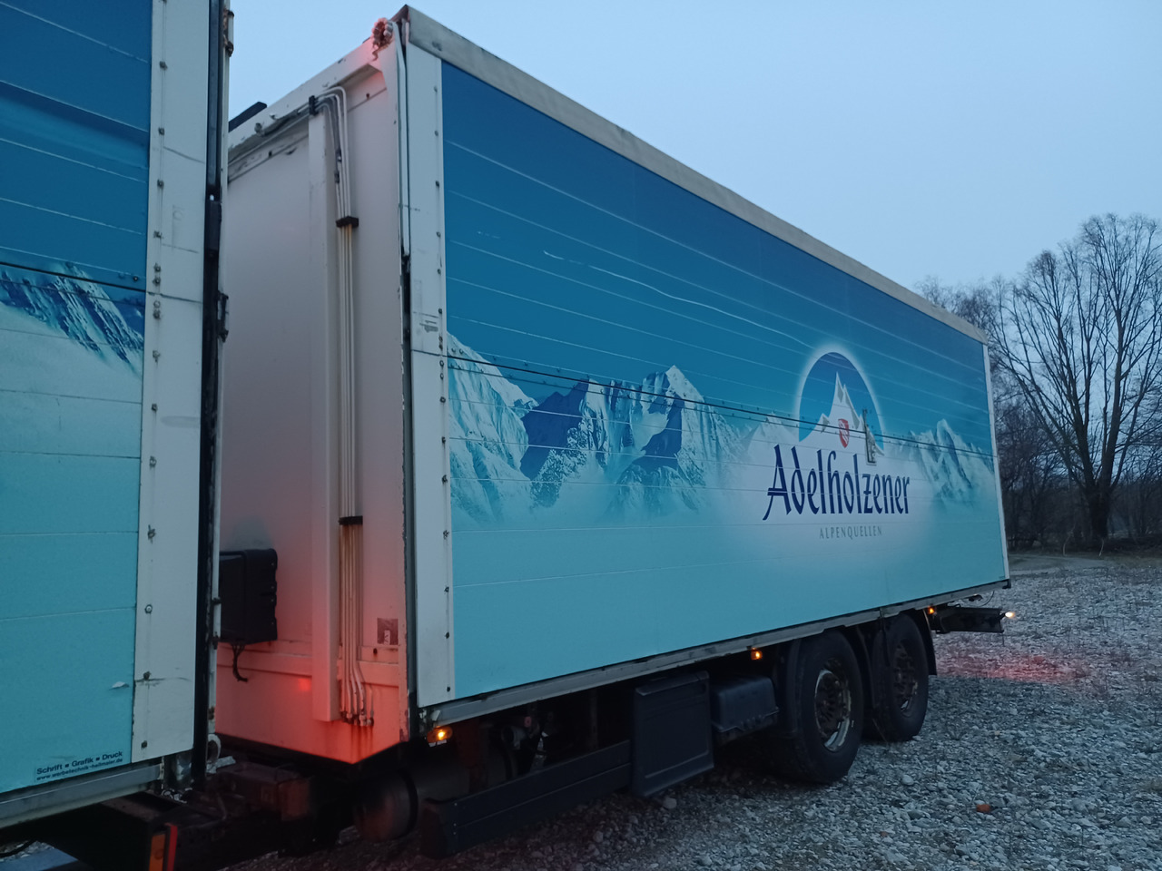 Tandem Getränke Anhänger Geidobler, TYP : TD GAL 18 - Piekabe dzērienu pārvadāšanai: foto 3 Tandem Getränke Anhänger Geidobler, TYP : TD GAL 18 - Piekabe dzērienu pārvadāšanai: foto 3